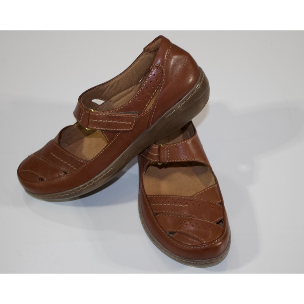 Clarks Collection Mary Jane Shoes Women Size 8 M Brown Leather Perforated Flat
